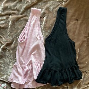 Set of two cropped tank tops